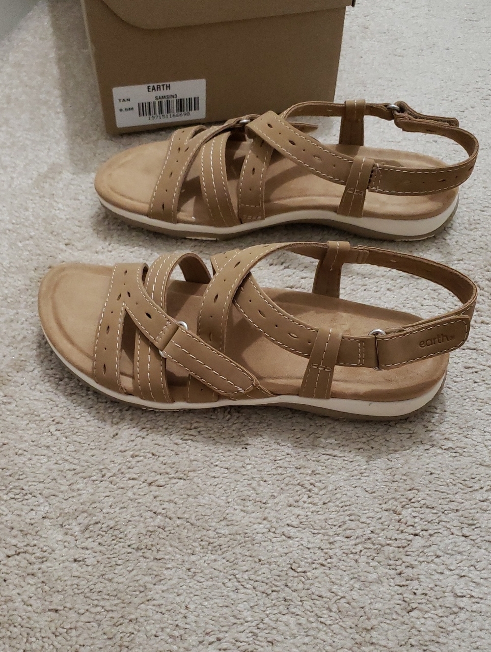 Earth Women's Samsin Strappy Flat Sandals In Tan. Size: 9.5 M - Picture 4 of 11